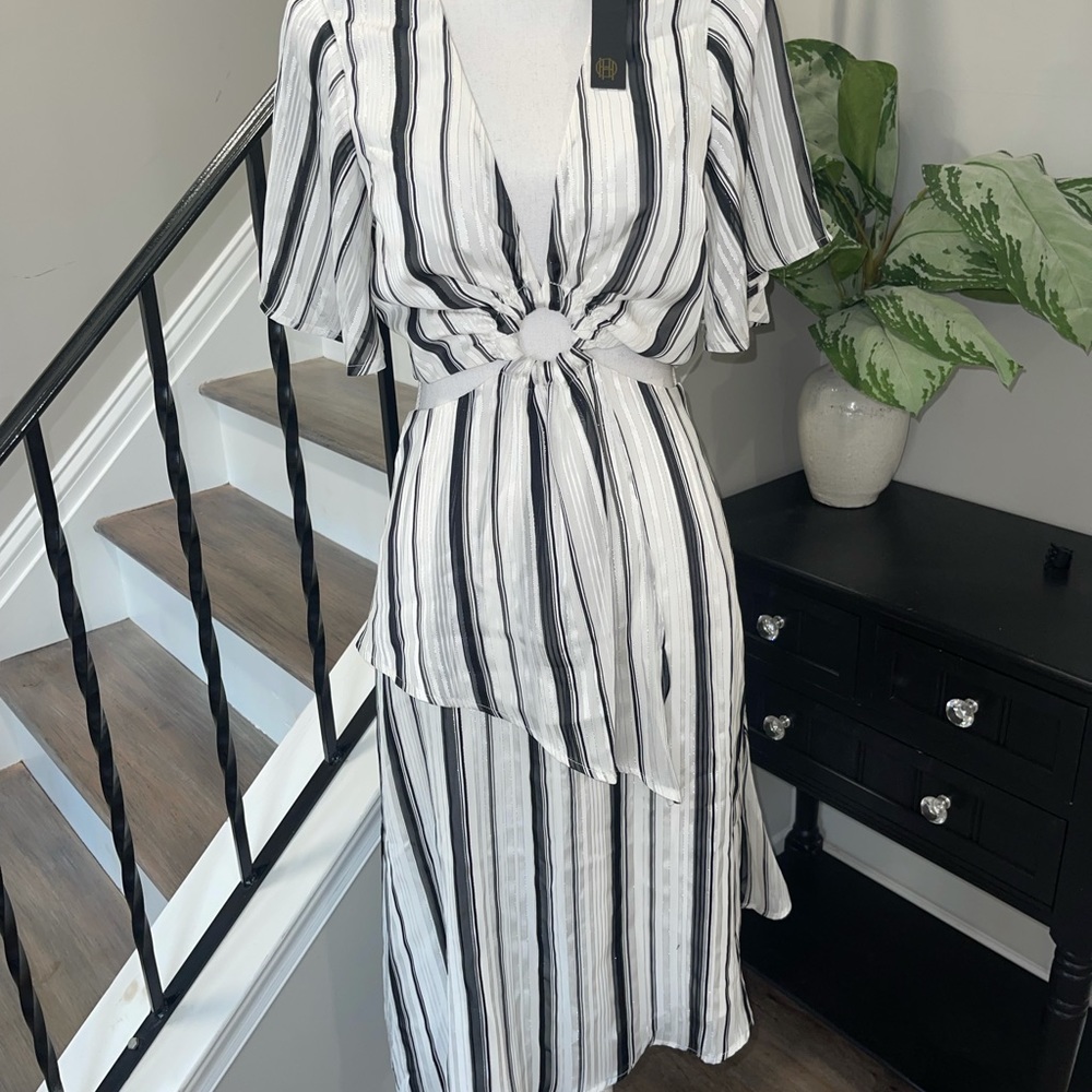 HOUSE OF HARLOW CUT OUT RING MIDI STRIPE DRESS SIZE S NEW WITH TAGS